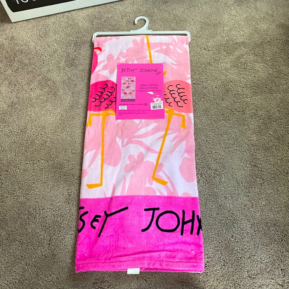 COPY - 🦩betsey Johnson kids towel